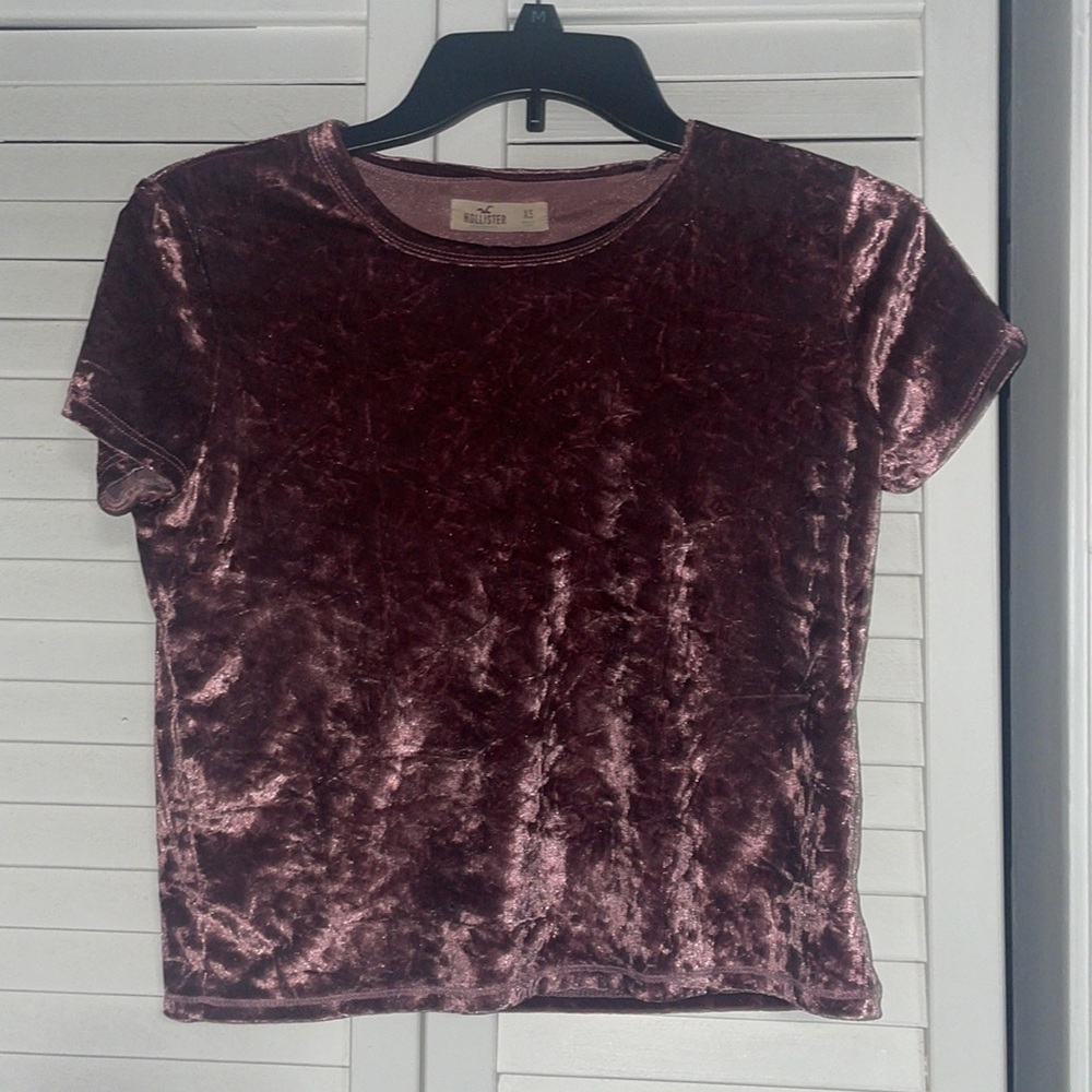 XS faux velvet T-Shirt from Hollister. Purple
